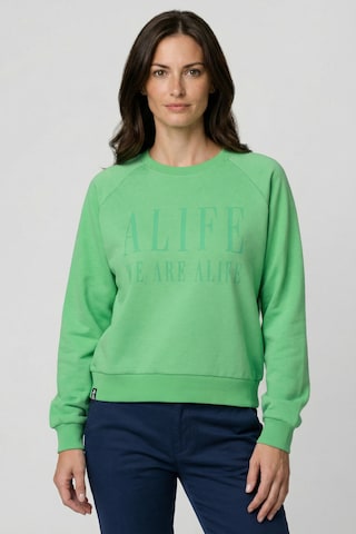 alife & kickin Sweatshirt 'ThyraAK P' in Grün: Vorderseite