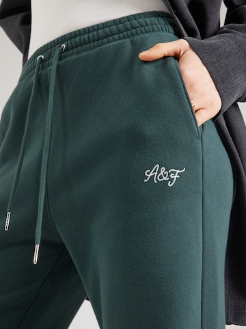 Abercrombie & Fitch Loosefit Kalhoty – zelená