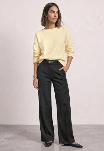 STREET ONE Regular Trousers in Black