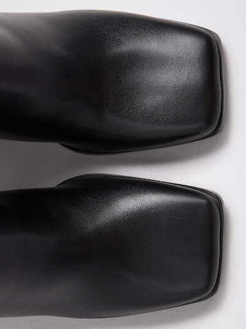 Friends Like These Chelsea Boots in Schwarz