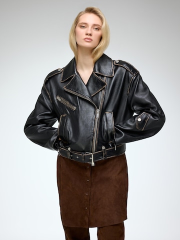 V S P Winterjacke 'Anya' in Schwarz