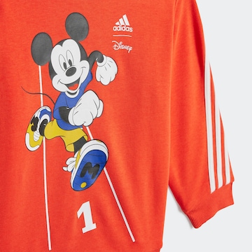 ADIDAS SPORTSWEAR Träningsdräkt 'Disney Mickey Mouse' i röd