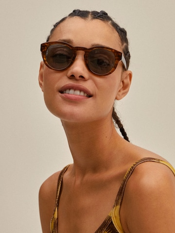 Pilgrim Sunglasses 'JANICA' in Brown: front