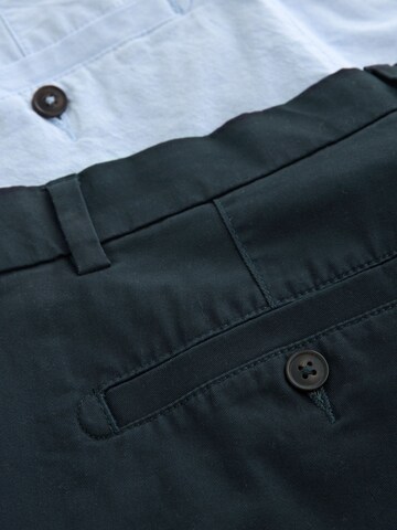 regular Pantaloni chino di Next in blu