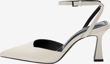 Pull&Bear Pumps in White