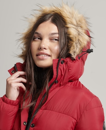 Superdry Wintermantel in Rood