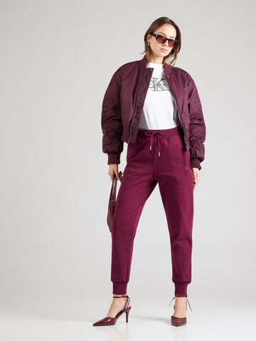 Tapered Pantaloni 'ARCHIVE' de la Calvin Klein Jeans pe mov