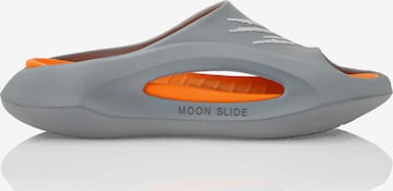 Plein Sport - Sapato aberto em cinzento: frente