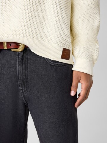 GUESS Sweater in Beige