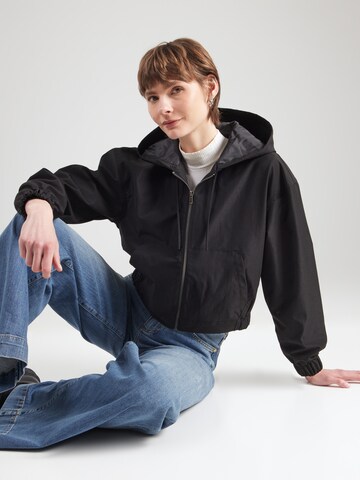 VERO MODA Демисезонная куртка 'VMVic' в Черный: спереди
