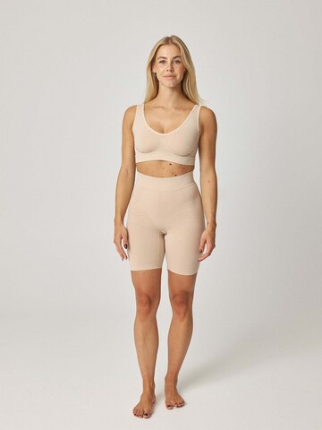 SNOCKS Shaping Pants in Beige: front