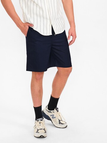 Dxnmxrk Regular Hose 'DXCharley' in Blau: Vorderseite