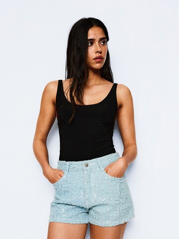 Bershka Body - fekete: elől