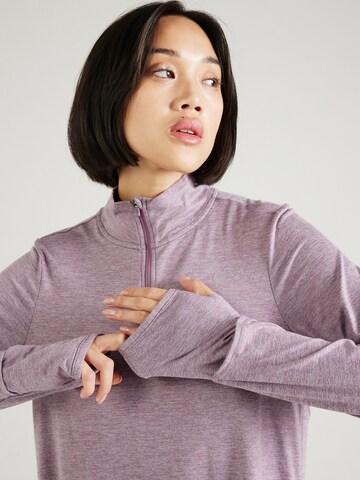 NIKE - Camiseta funcional en lila