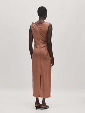 Robe 'Ryan' EDITED en marron