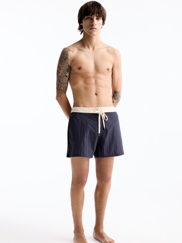 Pull&Bear Badeshorts i blå: forside