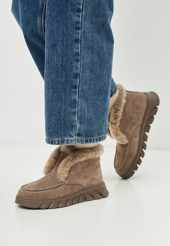 CESARE GASPARI Ankle Boots in Brown: front