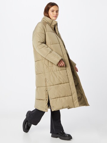 Cappotto invernale 'Ela' di mbym in beige