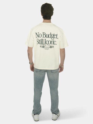 Last Bucks Koszulka 'Last Bucks | Iconic Tee' w kolorze biały