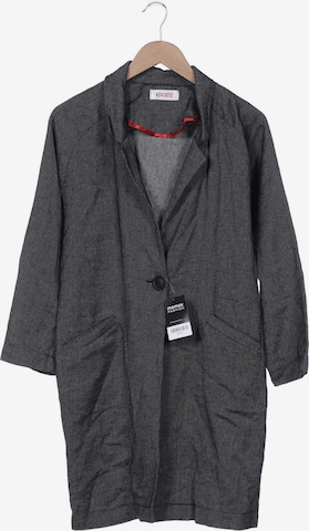 KONTATTO Mantel M in Grau: Vorderseite