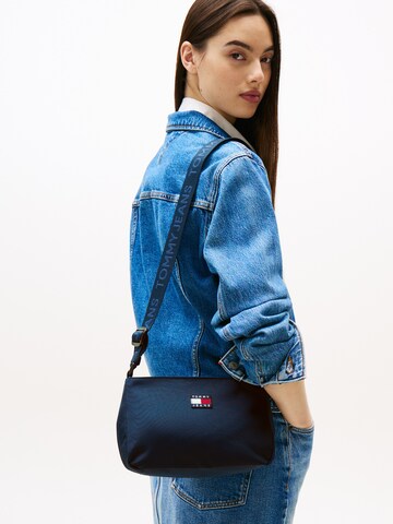 Tommy Jeans Axelremsväska 'Essential' i blå