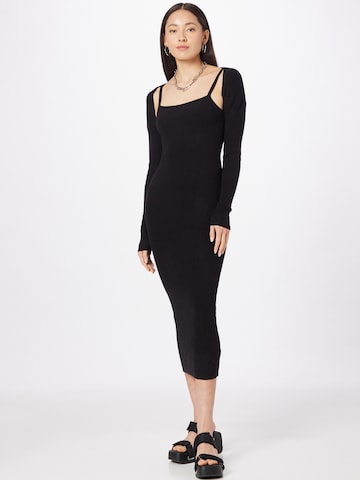 Rochie de la River Island pe negru: față