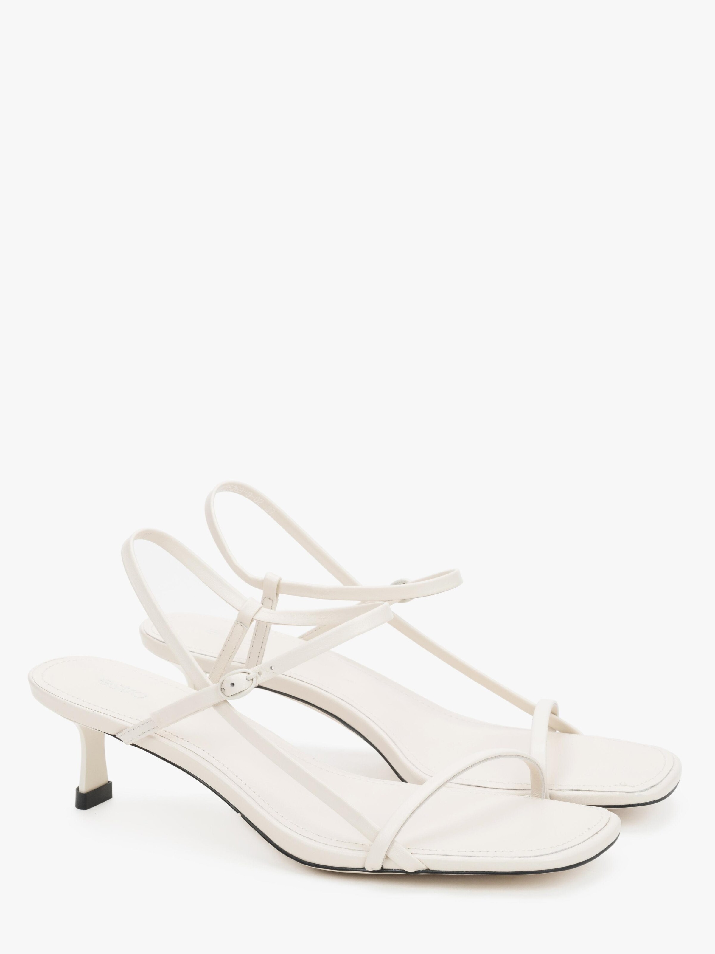 Estro Sandal '25269-9' in White
