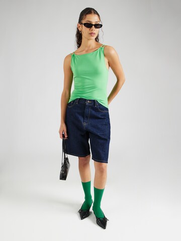 Top 'Rylie' de la WEEKDAY pe verde