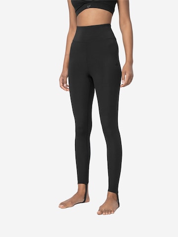 Slimfit Pantaloni sport de la 4F pe negru: față