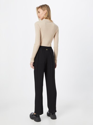 Regular Pantalon à plis Twinset en noir