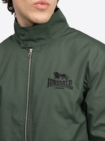 Veste mi-saison 'Classic' LONSDALE en vert