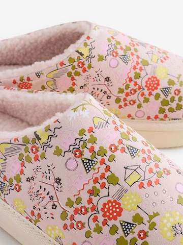 Papuci de casă de la Cath Kidston pe roz