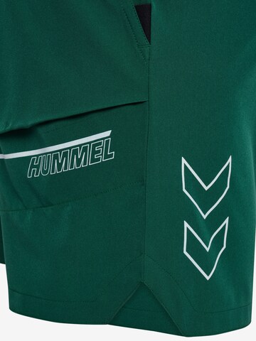 Regular Pantalon de sport 'COURT' Hummel en vert