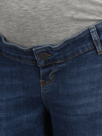 Mamalicious Curve Slimfit Jeans 'Savanna' in Blauw