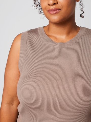 A LOT LESS Knitted Top 'Maxi' in Brown