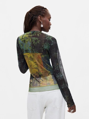 Tricou de la Desigual pe verde