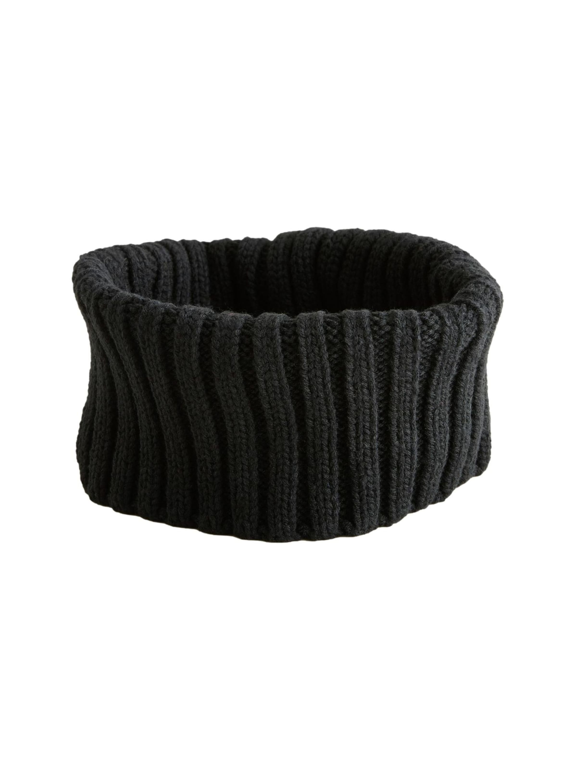 Next Sall, värv must: eest vaates