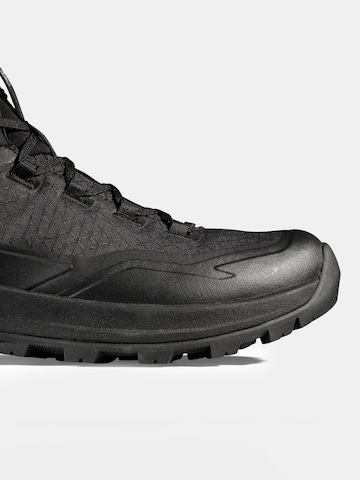 MAMMUT Flats 'Sertig III Mid' in Black