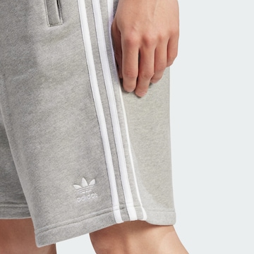 ADIDAS ORIGINALS Обычный Штаны 'Adicolor' в Серый