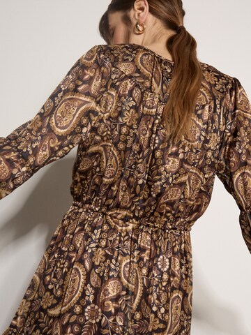 Robe ' ' Apricot en noir