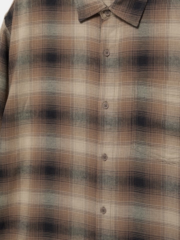 Pull&BearComfort Fit Košulja - smeđa boja