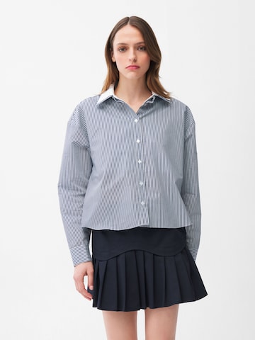 adl Blouse in Blauw