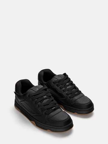 Pull&Bear Låg sneaker i svart