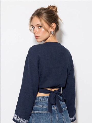Bianco Lucci Blouse in Blue