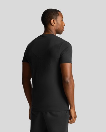 Lyle & Scott T-shirt 'Chevron' i svart