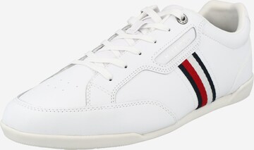 Baskets basses TOMMY HILFIGER en blanc : devant