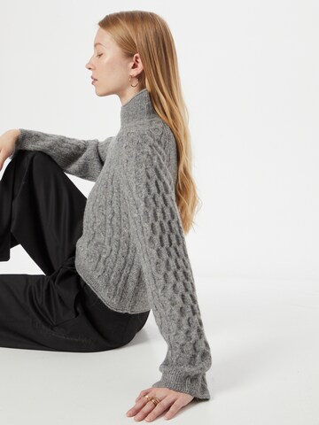 ESPRIT Sweater in Grey