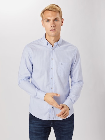 Coupe regular Chemise business FYNCH-HATTON en bleu : devant