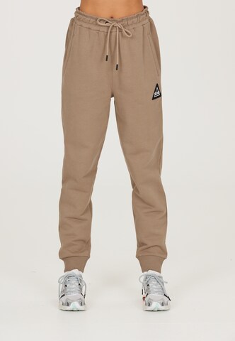 SOS Tapered Pants 'Haines' in Brown: front