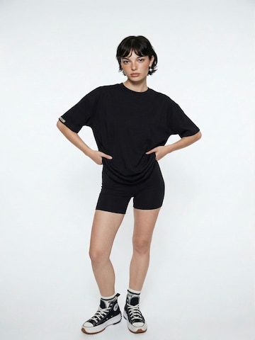 HOLLY LOLLY Oversized shirt in Zwart